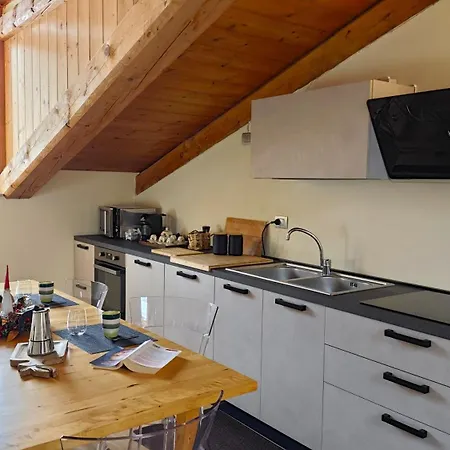 Hostdomus - White Loft Apartment *